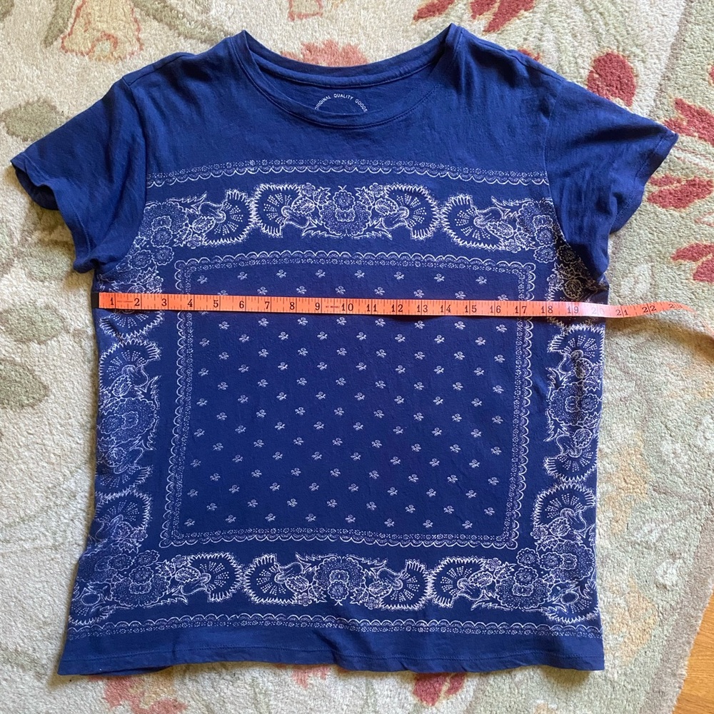 Lucky Brand blue and white tee size s